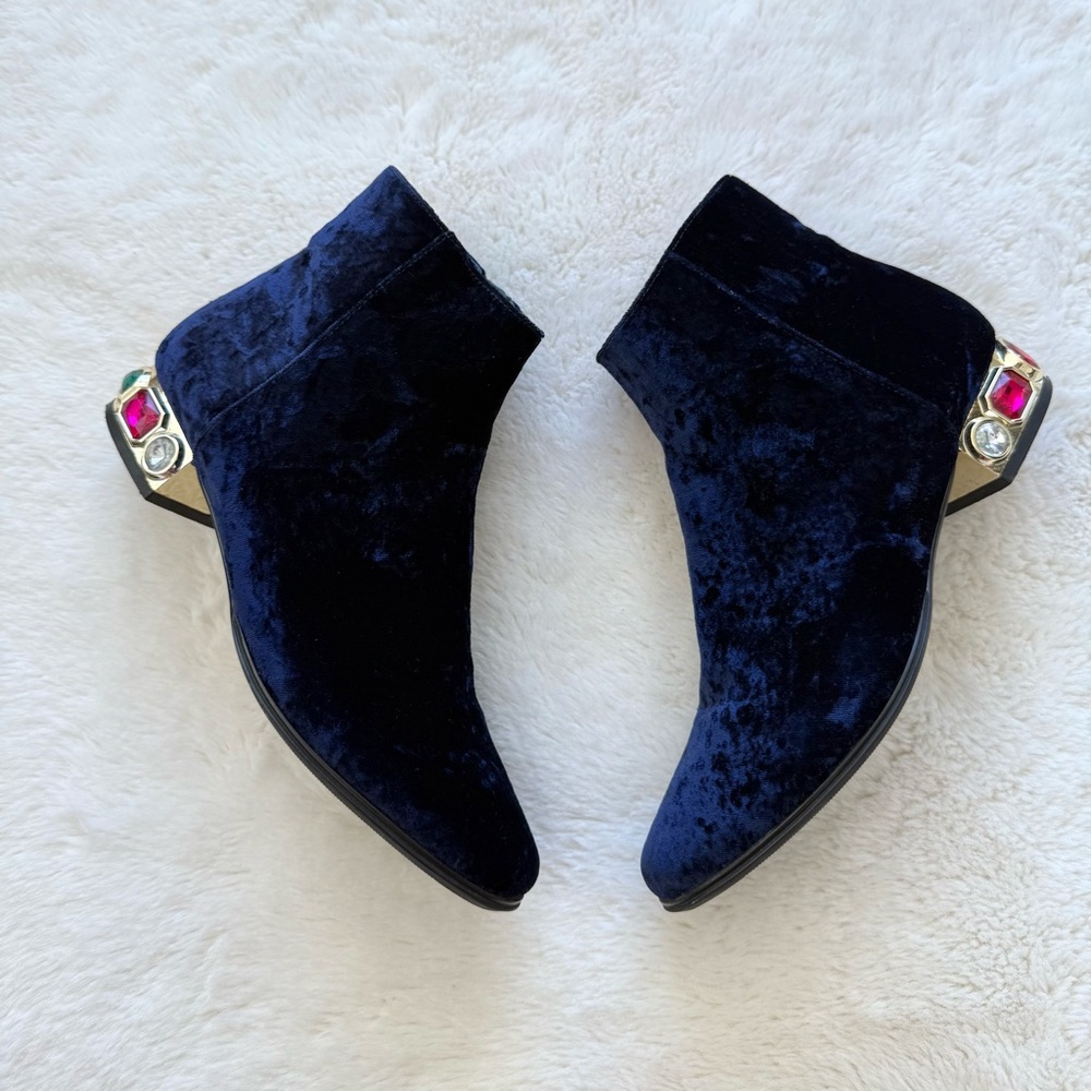 Neiman Marcus velvet boots with crystals size 6 US Retail 280$